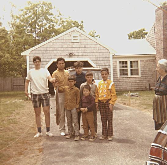 o22b.jpg - A family trip to my uncle Pete on Cape Cod, July 1969.