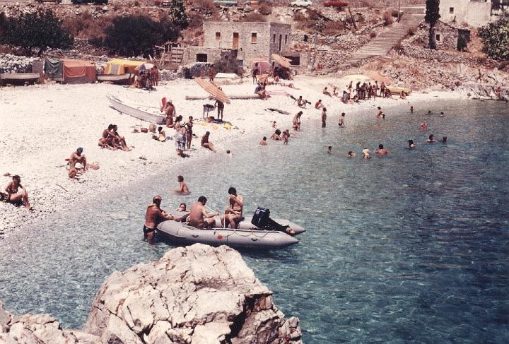 p115.jpg - A busy afternoon at the beach in Kokkala, 1981.