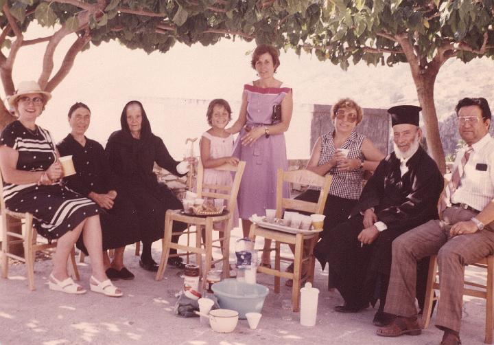 p121.jpg - Afternoon refreshments in Kokkala, 1981.