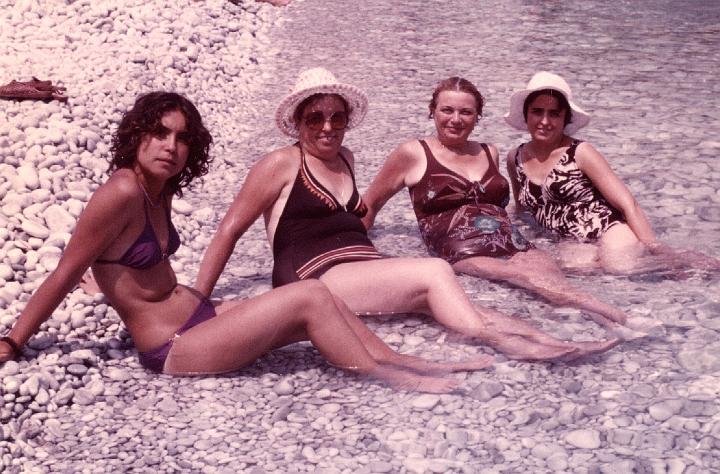 p131.jpg - Koula, theia Euaggelio, Mom, and theia Potoula in the water at the beach in Kokkala, 1981.