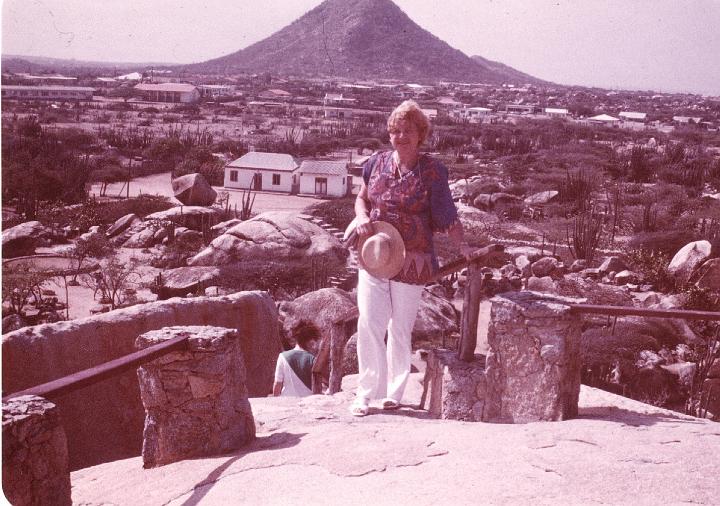 r025.jpg - Mom in Acapulco, Mexico, Oct. 1983.