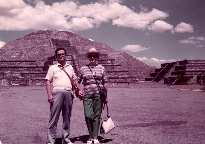 r047.jpg - Mom and Dad at the Mexican pyramids, Oct. 1983.