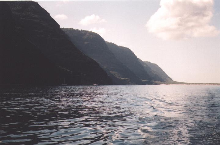 h014.jpg - Our first glimpse of the Na Pali Coast.