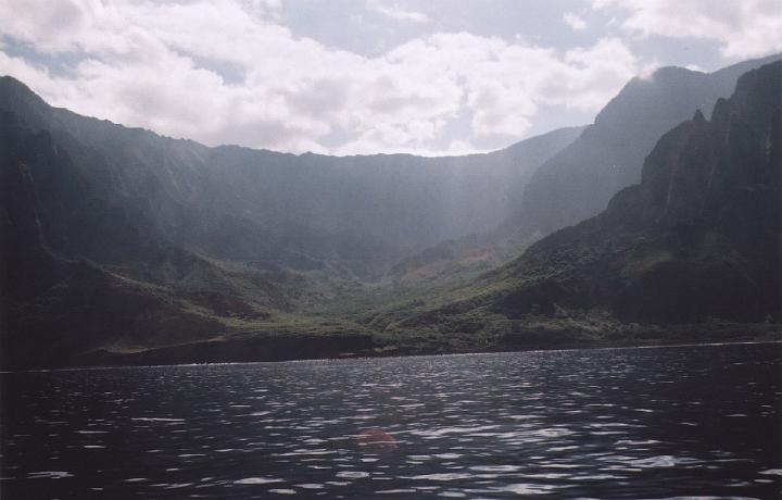 h020.jpg - A view straight into a canyon.