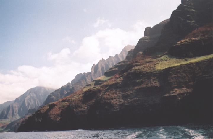 h033.jpg - Close-up view of the shoreline.