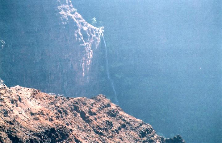 h049.jpg - A waterfall in Waimea Canyon.