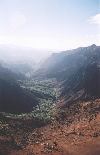 h051.jpg - Looking down Waimea Canyon towards the ocean.