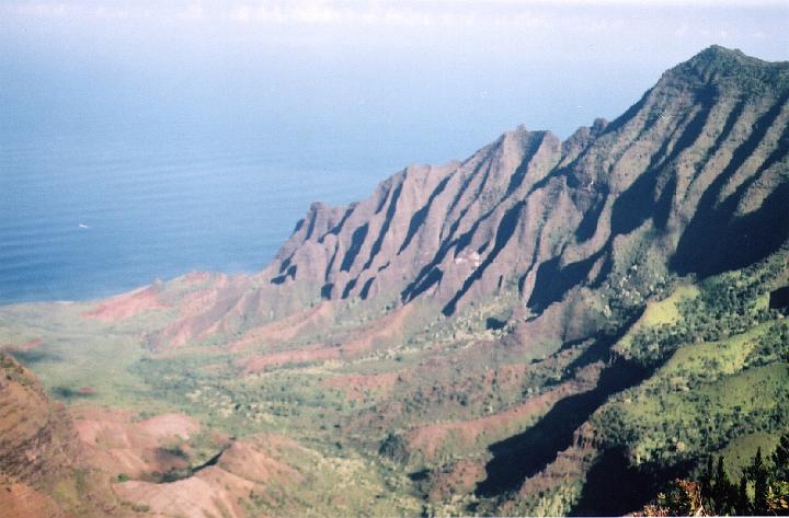 h053.jpg - The Kalalau Valley, part of the Na Pali Coast as seen from the Pu'u o Kila Lookout at the end of the Waimea Canyon Drive.