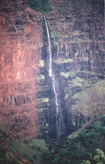 h065.jpg - Close-up view of the waterfall in Waimea Canyon.