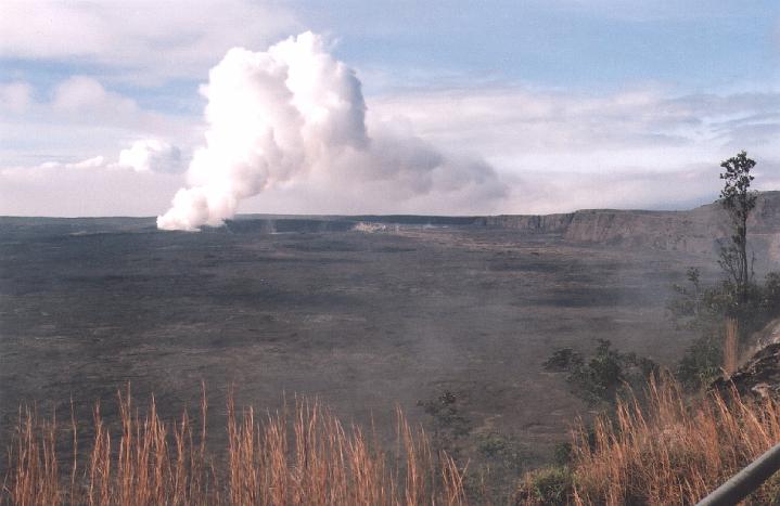 h081.jpg - Steam coming from Kilauea Caldera in Volcanoes National Park, Hawaii