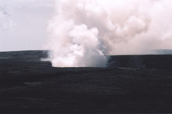 h086.jpg - Steam coming from Kilauea Caldera in Volcanoes National Park, Hawaii