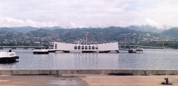 h109.jpg - USS Arizona Memorial at Pearl Harbor.