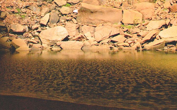 078.jpg - View of one of the Emerald Ponds. VF