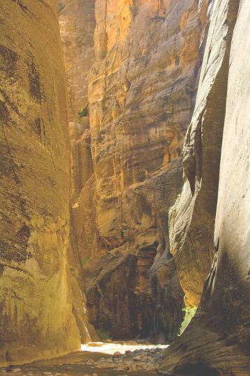 171.jpg - The gilded walls of the canyon at sunset. VF