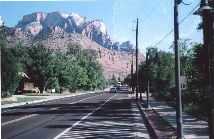 z01.jpg - Main Street Springdale, UT looking towards Zion National Park.