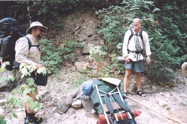 z22.jpg - Vince and fellow hiker we met on trail, taking a break.